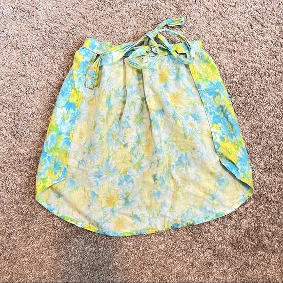 Vintage flower pattern mini apron skirt - Picture 2 of 3